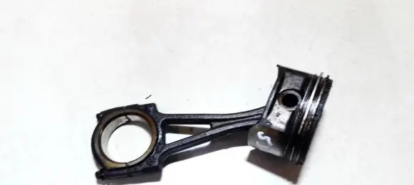 Opel Corsa C Piston with connecting rod