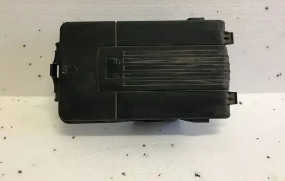 Volkswagen PASSAT B6 Battery box tray cover/lid 1K0915443C