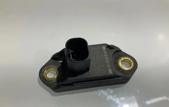 Mercedes-Benz E W211 Airbag deployment crash/impact sensor 0025426918 03W30