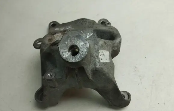 Audi A4 S4 B9 Engine mounting bracket 8W0199308R