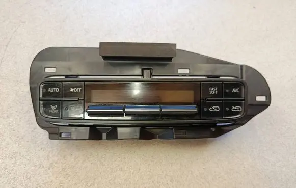Toyota Auris E180 Climate control unit 5546802030 75H695