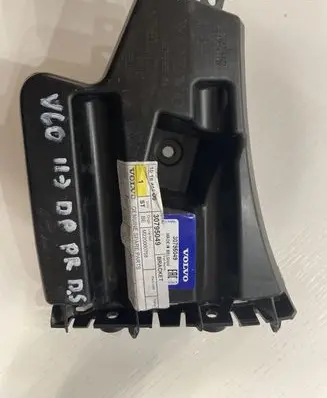 Volvo V60 Front bumper mounting bracket