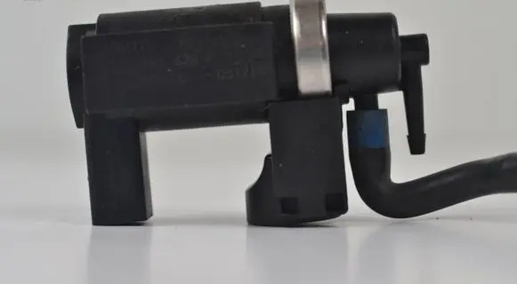 Audi A8 S8 D3 4E Turbo solenoid valve 059906628A 05T215 72290315