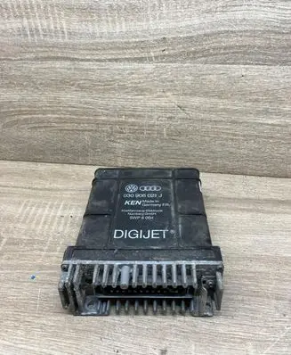Volkswagen Golf II Engine control unit/module 030906021J