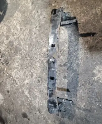 Volkswagen Touran III Front bumper cross member