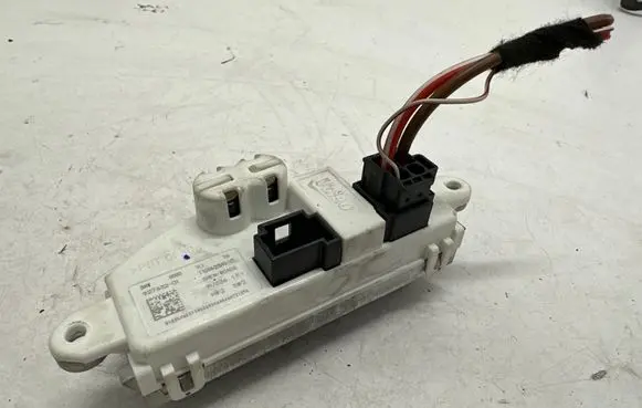 BMW 3 F30 F35 F31 Heater blower fan relay 9276112
