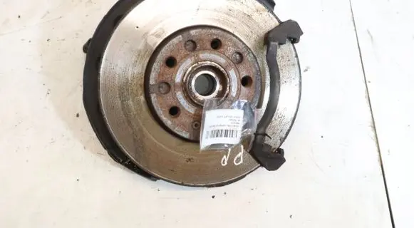 Volkswagen Golf VII Front wheel hub spindle knuckle
