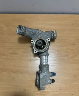 Thermostat/thermostat housing