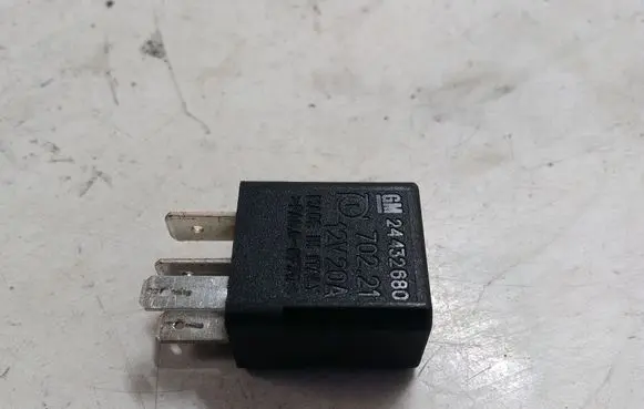 Opel Zafira A Other relay 24432680