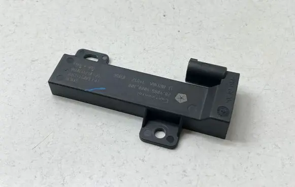 Dodge Durango III Aerial antenna amplifier 68051315AB 04749301AB 2840864000300