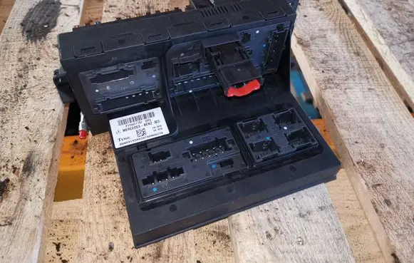 Mercedes-Benz E W211 Fuse module 2115457701
