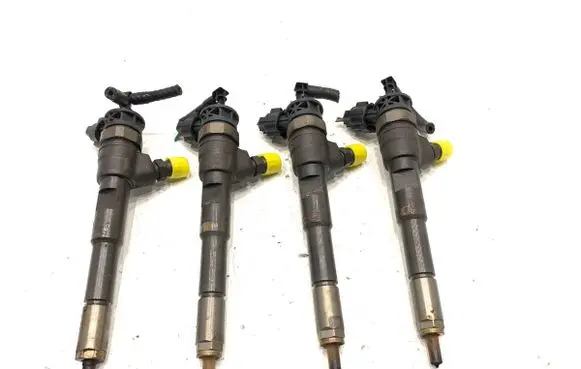 Renault Clio IV Fuel injectors set 0445110652