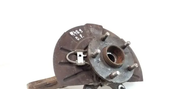 Suzuki Grand Vitara II Front wheel hub spindle knuckle