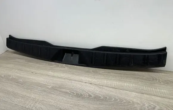 Trunk/boot sill cover protection