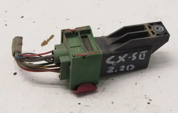 Mazda CX-5 II Glow plug pre-heat relay SH9N18650
