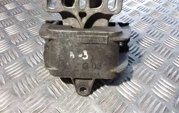 Audi A3 S3 8L Engine mount bracket 1J0199555AA