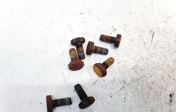 Opel Vivaro Nuts/bolts 