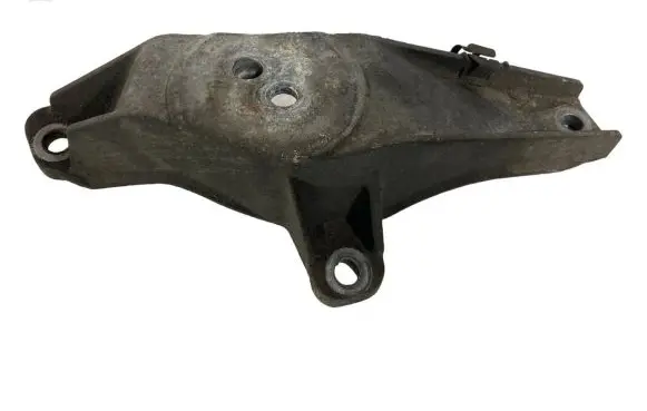 Engine mounting bracket