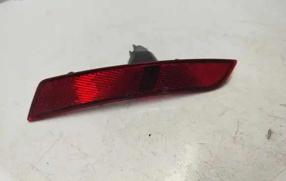 Chevrolet Camaro Rear tail light reflector 23126884