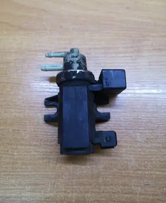 Volvo V70 Turbo solenoid valve 30637251