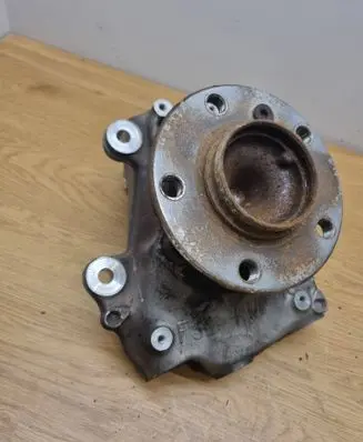 BMW 4 F32 F33 Front wheel hub spindle knuckle 6799098