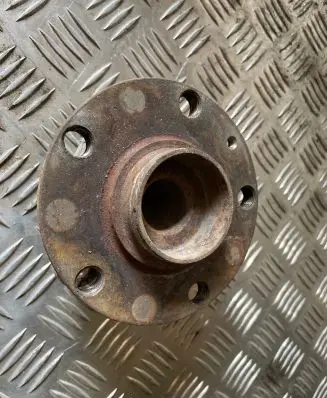 Audi A6 S6 C6 4F Rear wheel hub