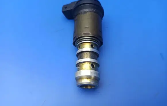 BMW 7 E65 E66 Camshaft vanos timing valve 1707323 1136170732311