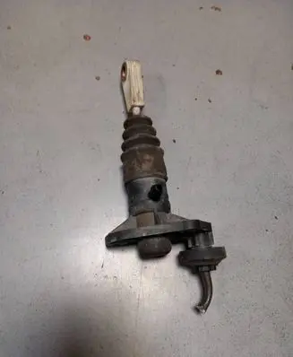Volkswagen PASSAT B5 Vacuum pump