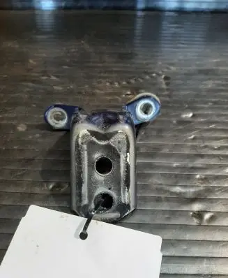 Nissan Juke I F15 Front door upper hinge
