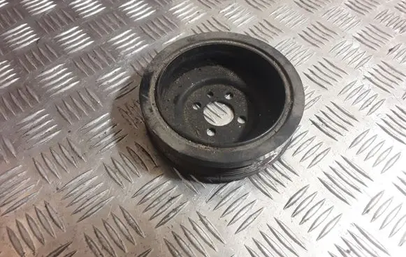 Volkswagen PASSAT B6 Crankshaft pulley 03G105243