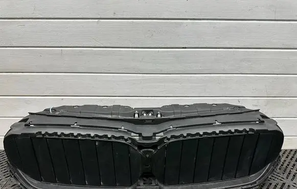 BMW 5 G30 G31 G38 Front grill 5A218F3 220531025500000 221043657A