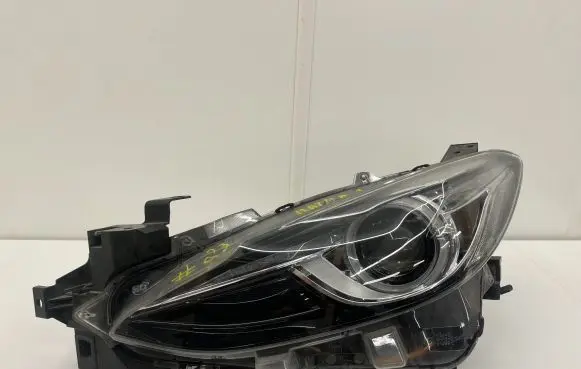Mazda 3 III Headlight/headlamp BHN351040