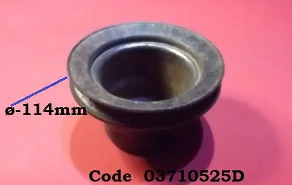 Volkswagen Golf III Crankshaft pulley 03710525D