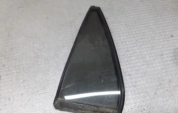 Mitsubishi Lancer Rear vent window glass 