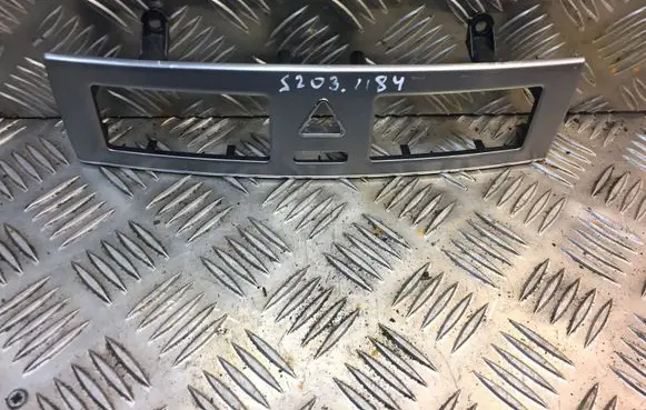 Mercedes-Benz C W203 Other center console (tunnel) element