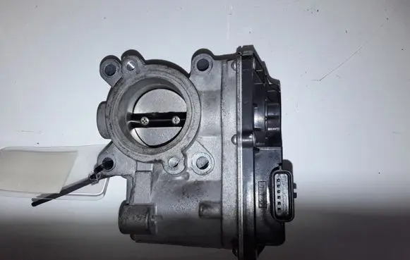 Renault Megane III Throttle valve 8200578645
