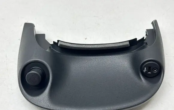 Nissan Juke I F15 Other center console (tunnel) element 682521KA0A 681PZ00A04 681PZ00A05