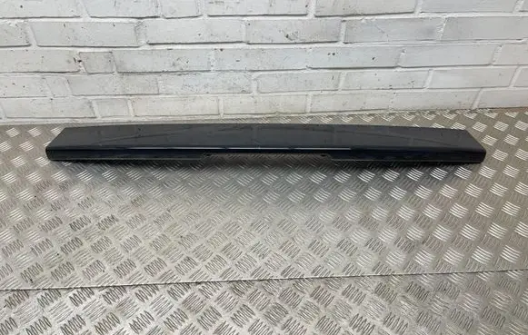 Tailgate/trunk spoiler