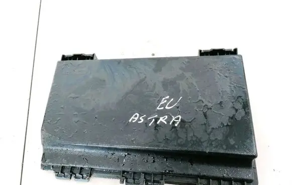 Opel Astra H Fuse box cover 015349242 015349241