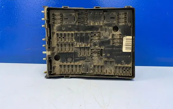 Audi A3 S3 8P Fuse module 1K0937124K