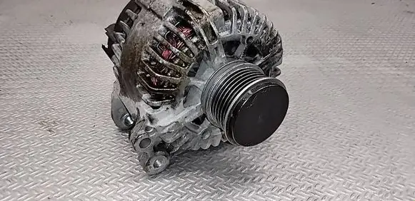 Volkswagen Touran I Generator/alternator 