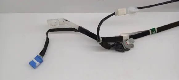 Lexus CT 200H Front door wiring loom/harness boot 8215576010