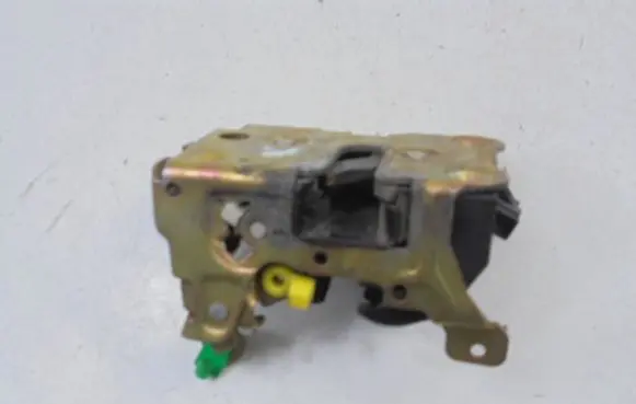 Opel Movano A Front door lock