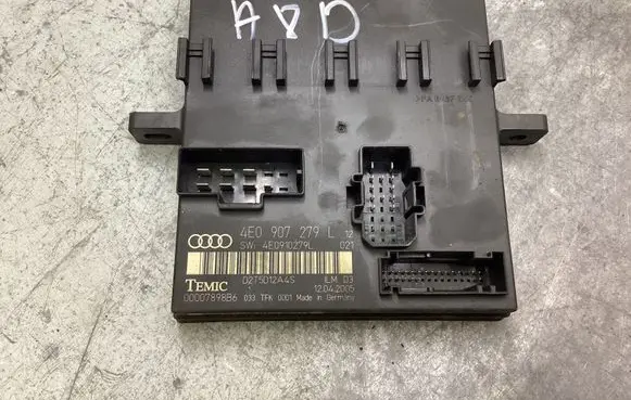 Audi A8 S8 D3 4E Comfort/convenience module 4E0907279L 00007898B6 4E0910279L