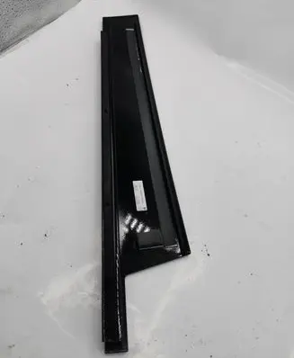 Mercedes-Benz ML W166 Front door glass trim molding A1666900087