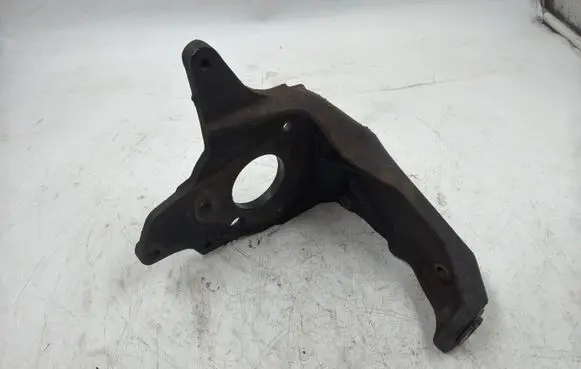 Audi A4 S4 B5 8D Fuel pump bracket 028130147B