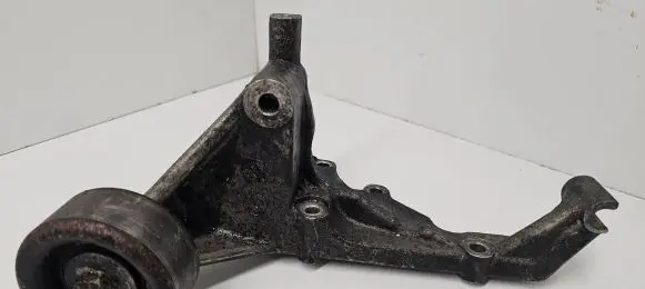 KIA Sorento Alternator belt tensioner pulley 