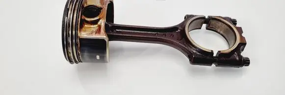 Volvo XC90 Piston with connecting rod 