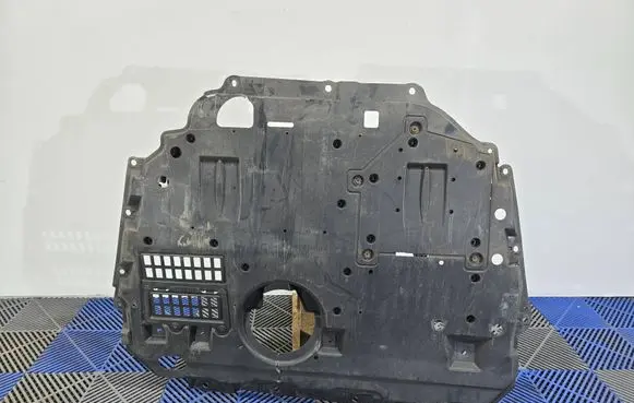 Lexus CT 200H Engine splash shield/under tray 5141076040