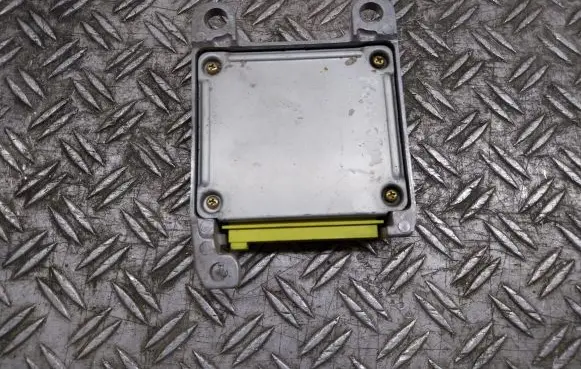 Toyota RAV 4 (XA20) Airbag control unit/module